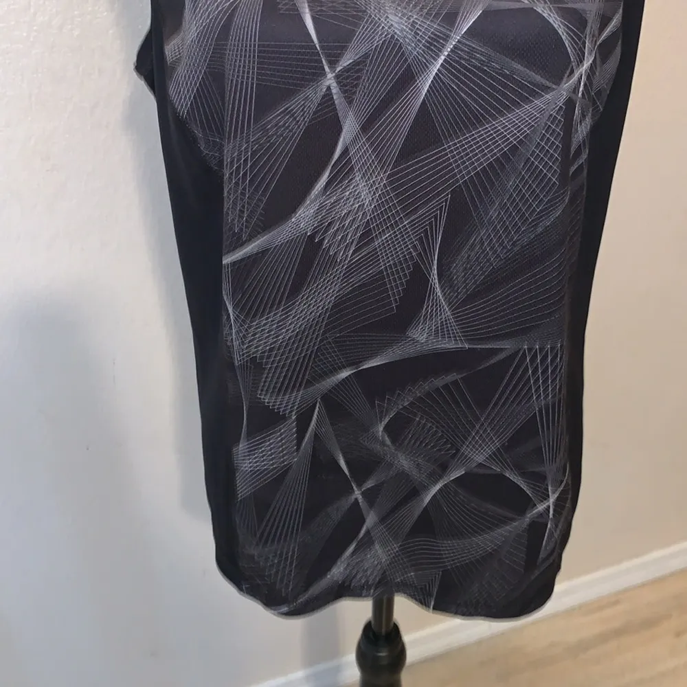 Quick Dry Black Lightweight Sleeveless Athletic Shirt - Image 3