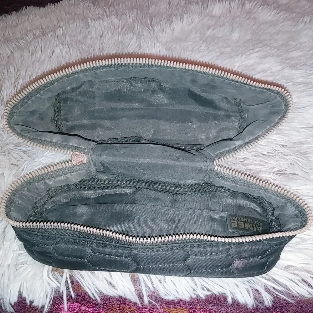 Aimee Kestenberg Make-Up Quilted 2-Piece Cosmetic Bag Set - Image 3