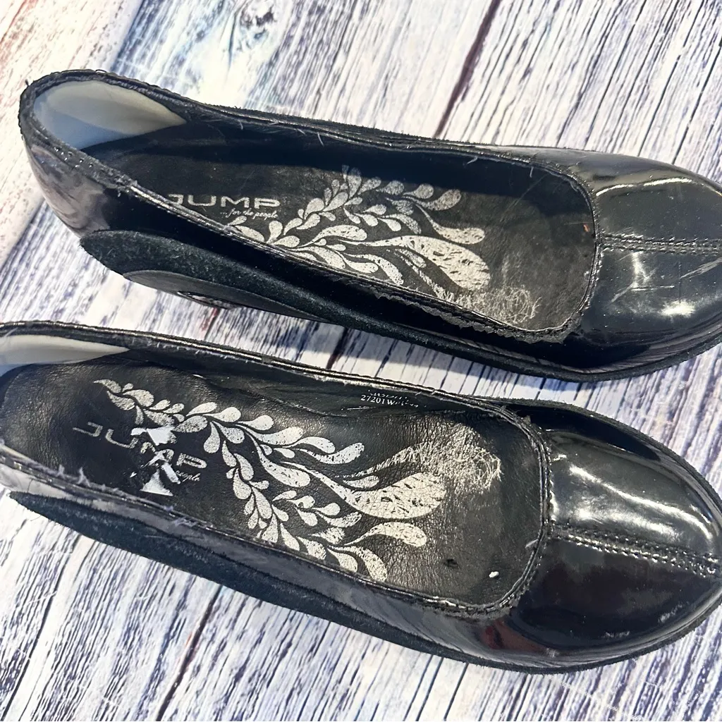 Jump Shiny Black Wedge Shoes Size 8 - Image 3