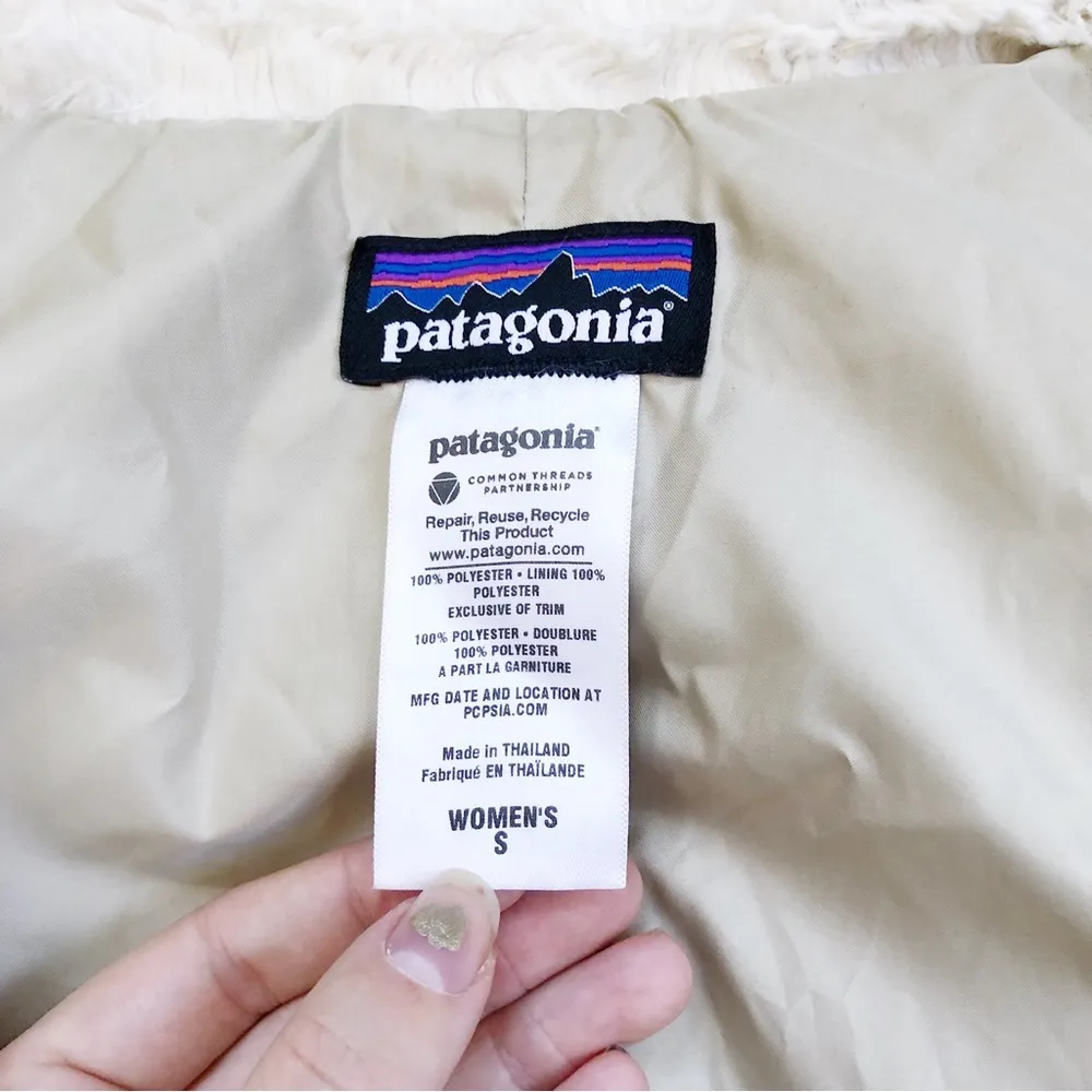 Patagonia • Pelage Fleece Vest cream faux fur zip front asymmetrical shawl - Image 5