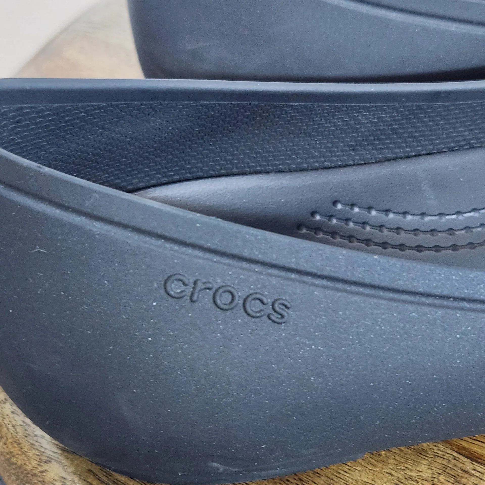 Crocs Black Pointed Toe Flats Size 11 Crocs Black Flats - Image 7
