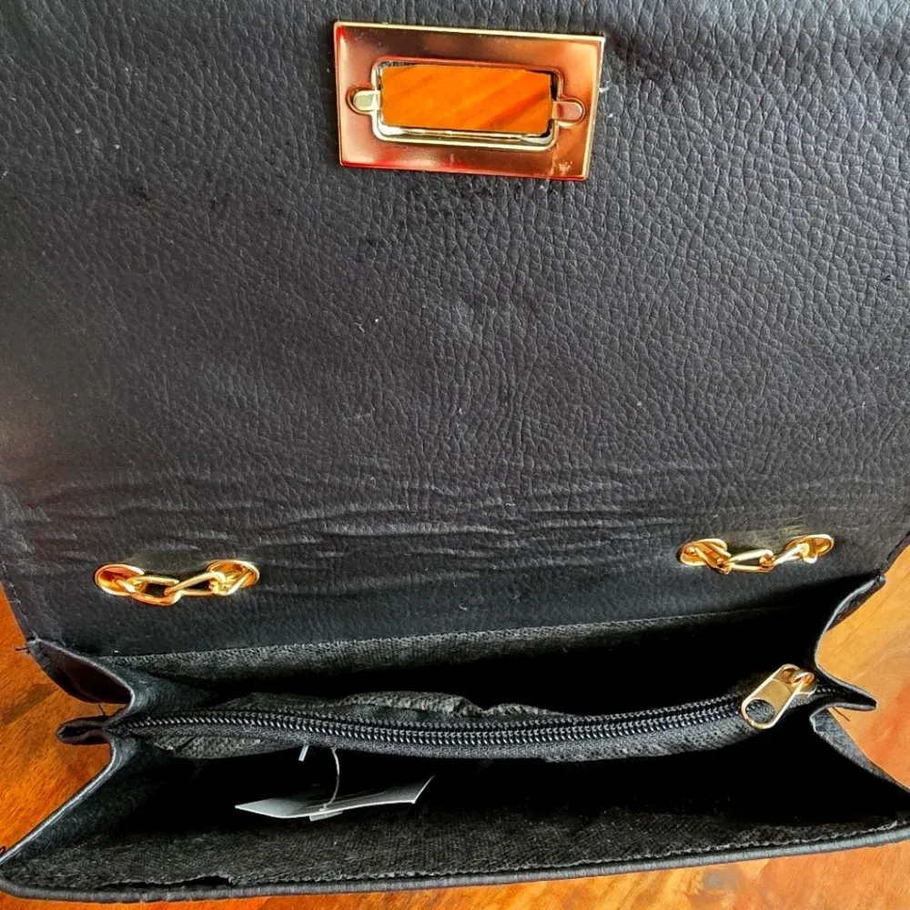 Mariyln Monroe Black Printed Gold Chair Link Shoulder Crossbod Bag Fashion Purse - Image 4