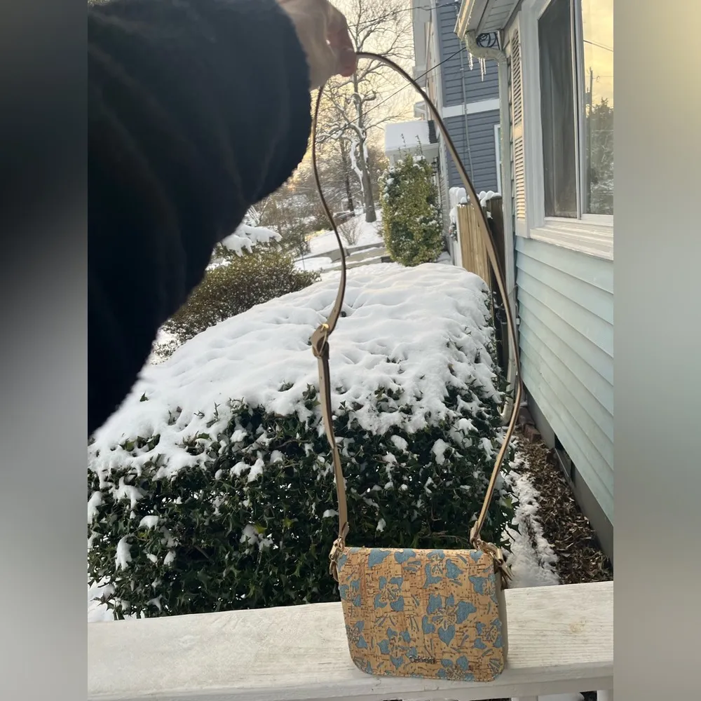 OBag Small Purse Crossbody Bag. Made in Italy. Blue Floral cork Overlay. - Image 7