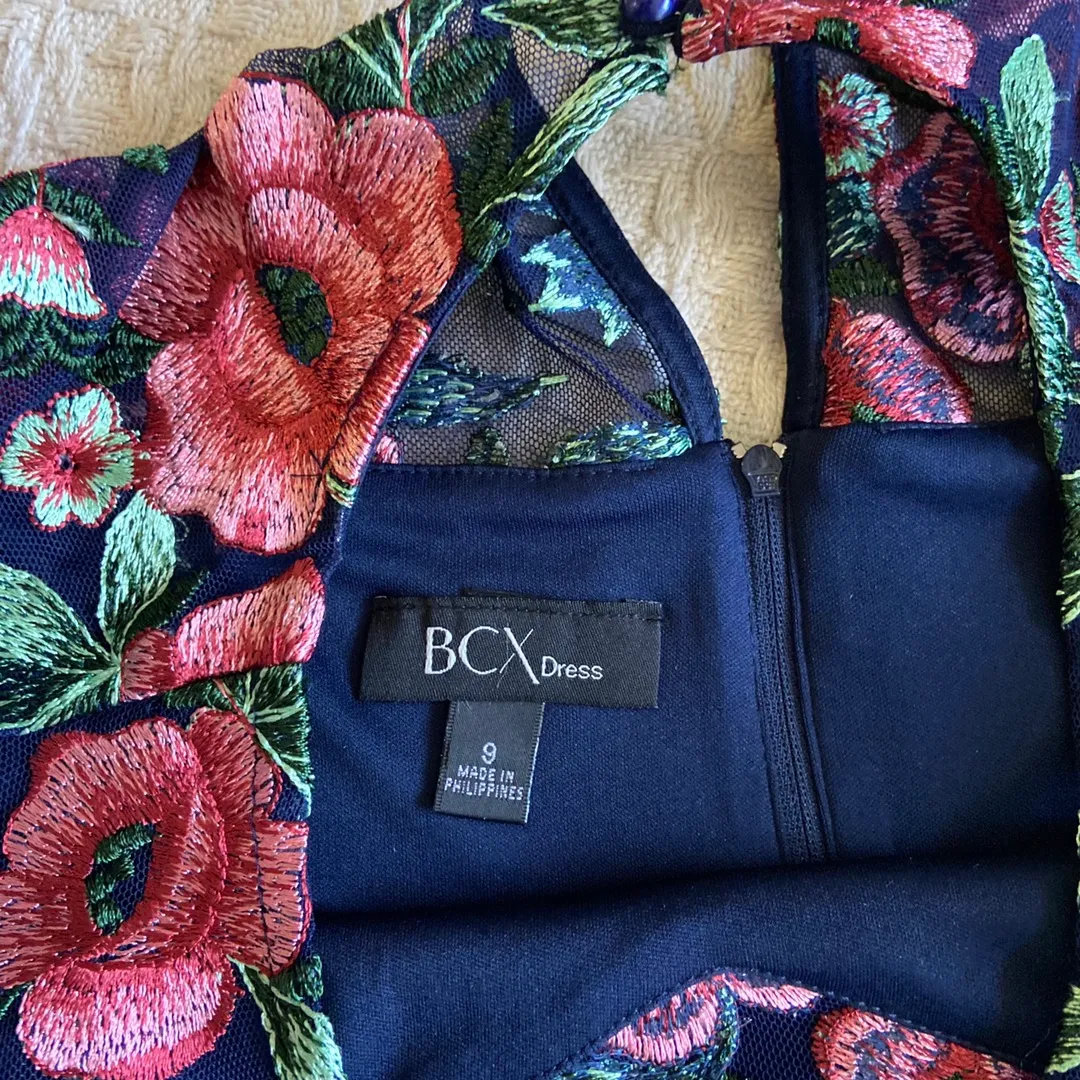 BCX Dress Size 9 Navy Flower Short Sleeve Dress - Image 9