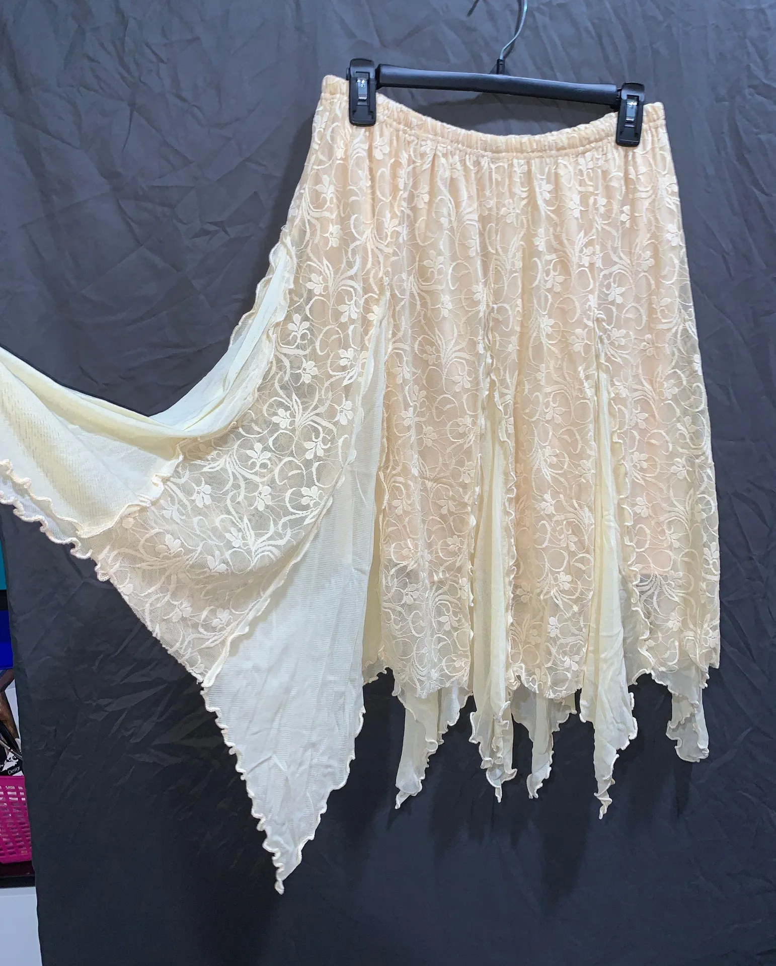 Moa Vintage Lacey Skirt - Image 2