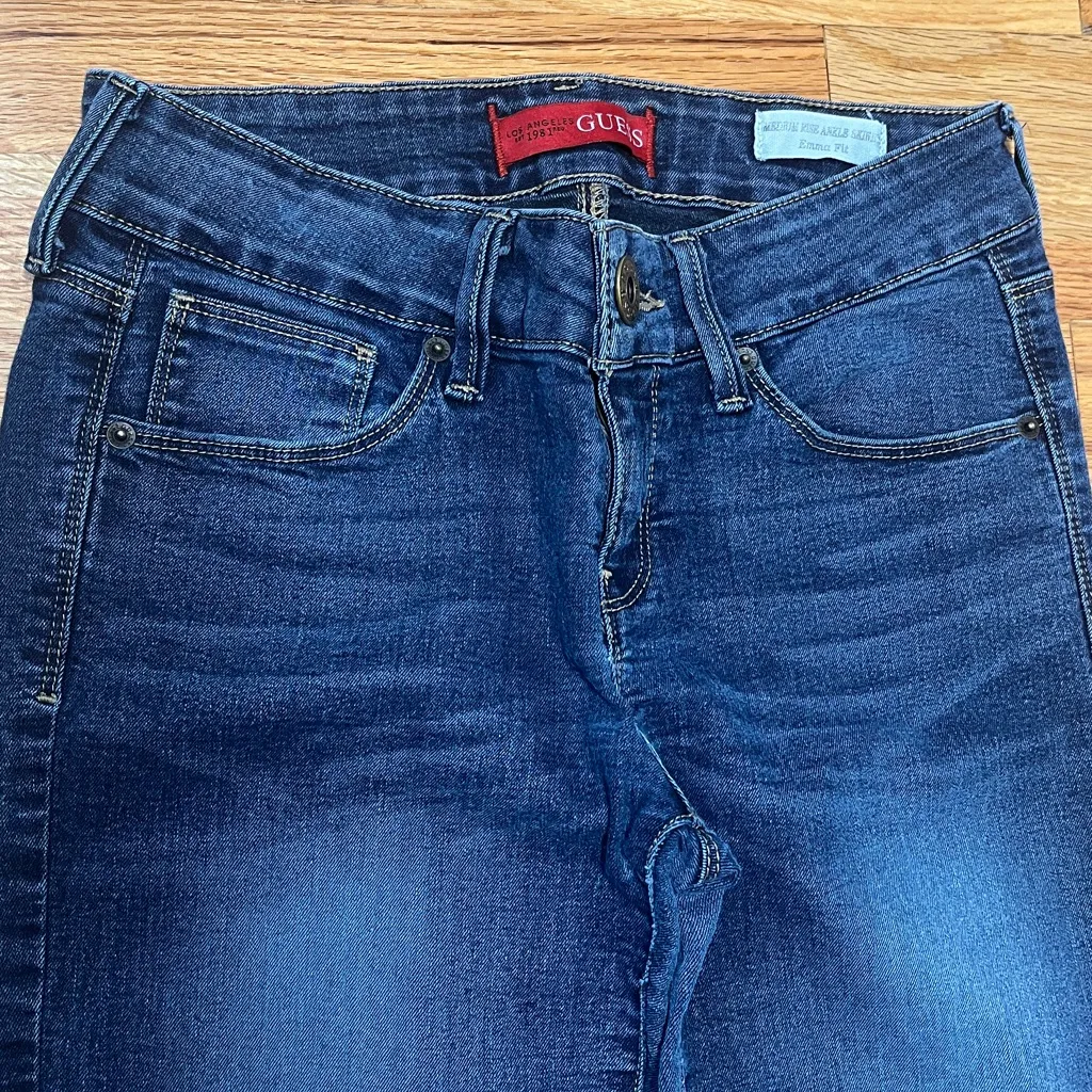 Guess Women’s Emma Fit Medium Rise Ankle Skinny Jeans Size 27 - Image 3