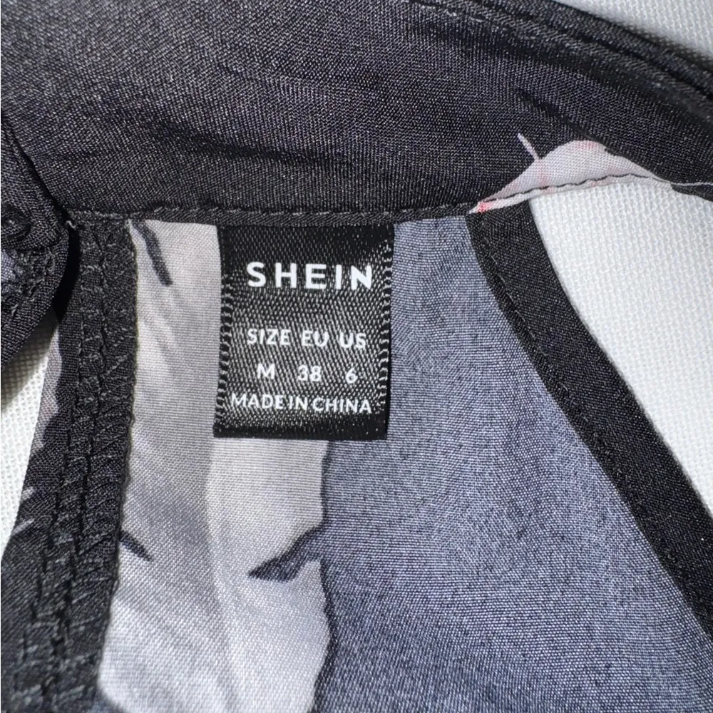 SHEIN Sleeveless Feather Top Size M‎ - Image 4