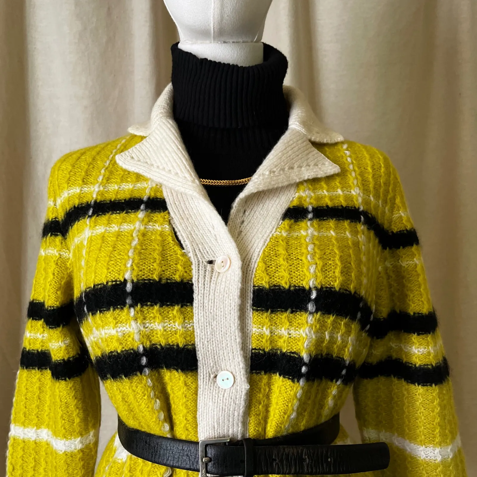 Vintage 1960s Selma Milano Mohair Plaid‎ Cardigan Sweater Yellow Black Large - Image 3