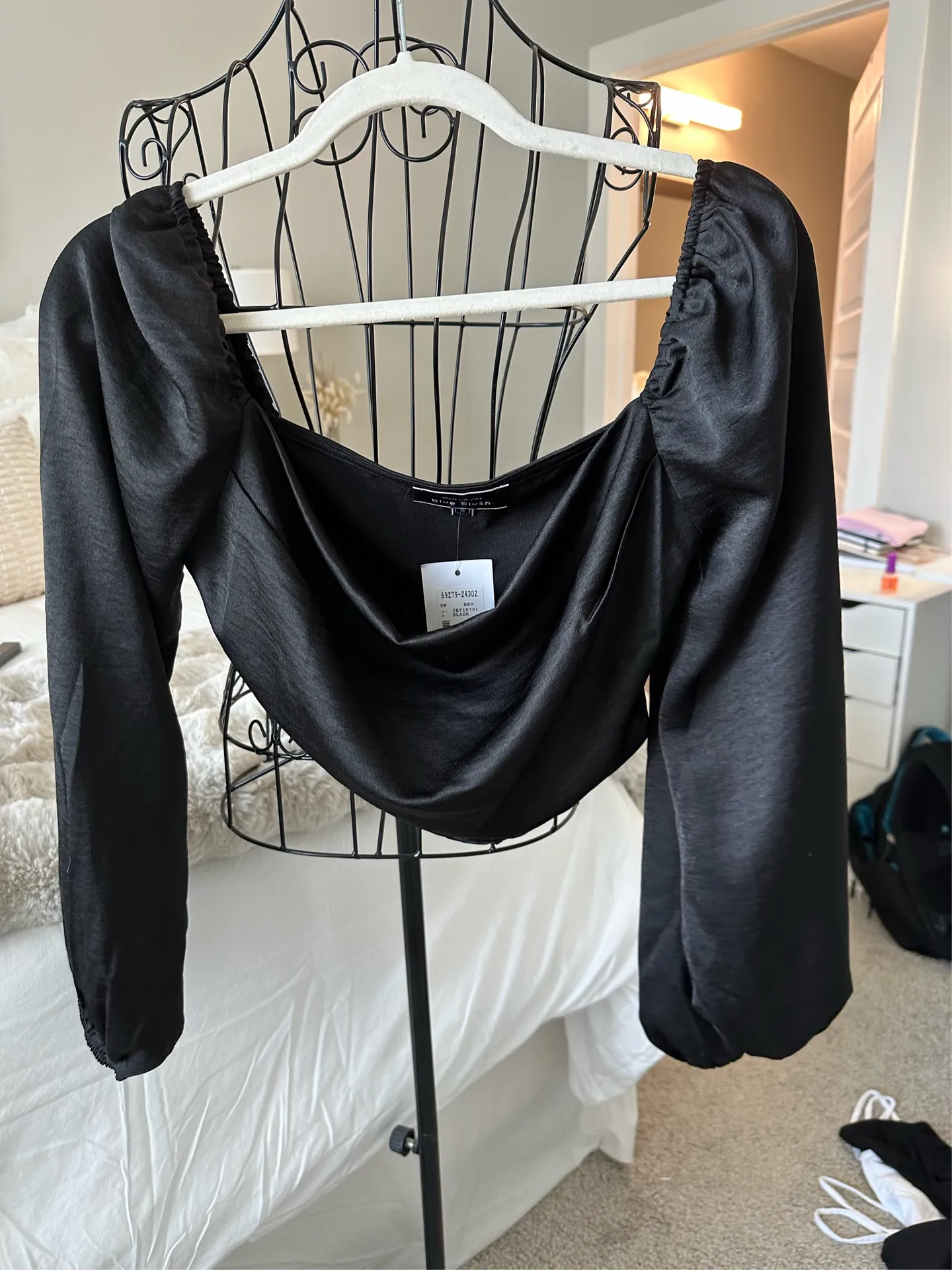 Boutique Black Satin Crop Top - Image 2