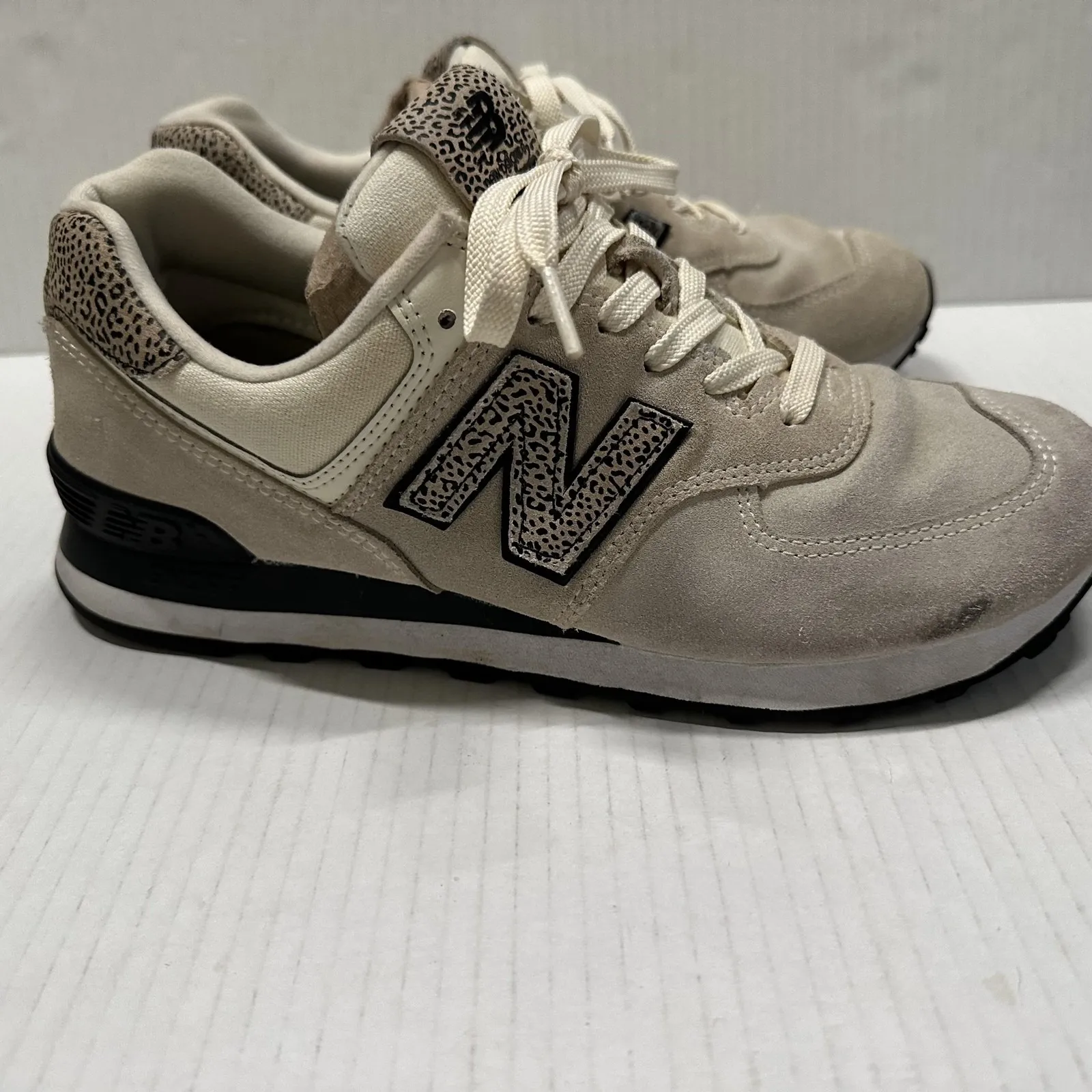 New Balance 574 Shoes Womens 9.5 Beige Suede Animal Print Athletic Sneakers - Image 3