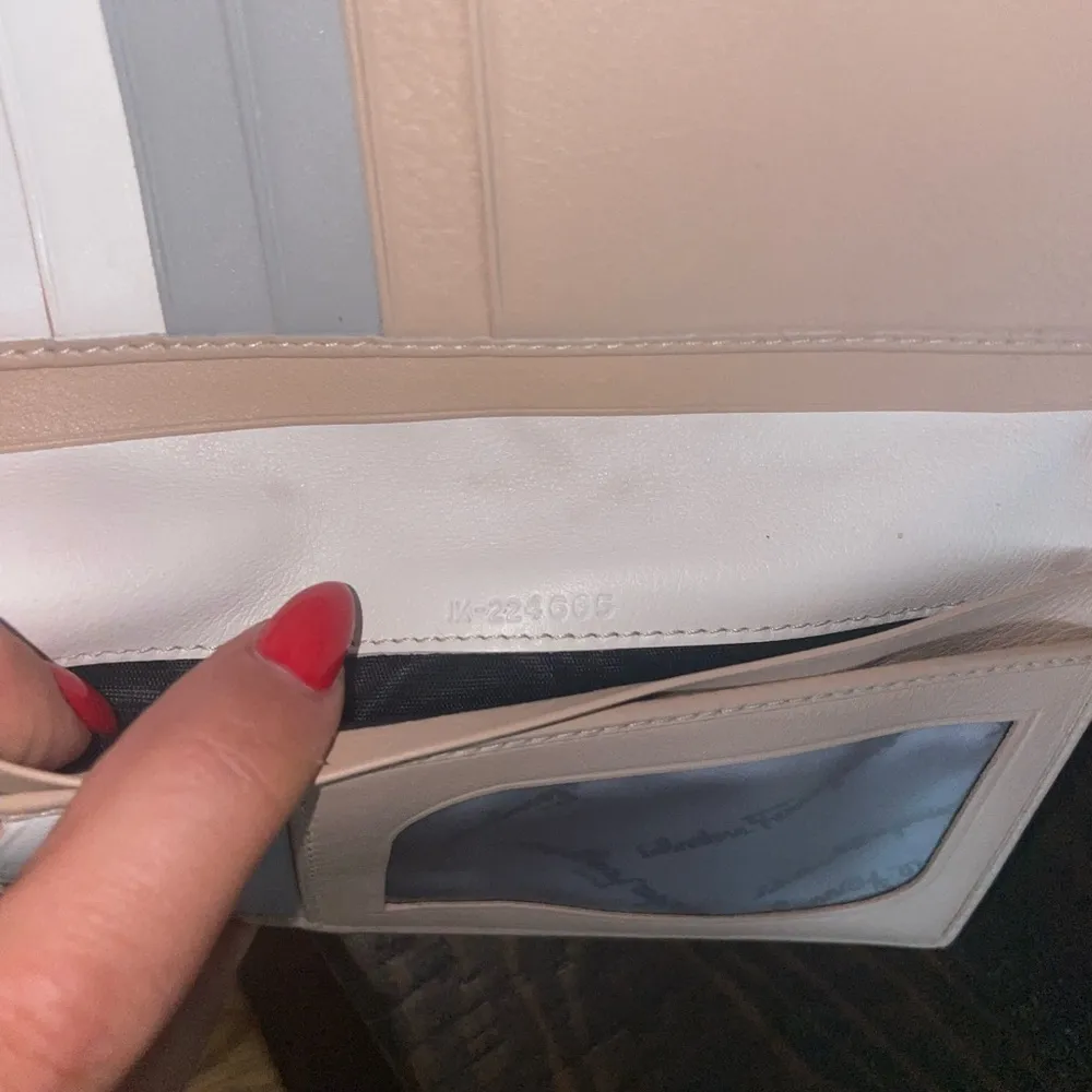 Salvatore Ferragamo bifold wallet 💙 - Image 9