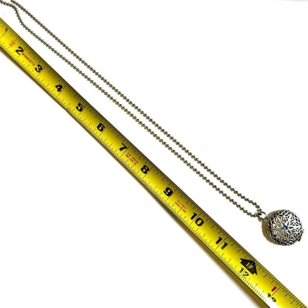 Silver tone and blue locket pendant necklace - Image 6