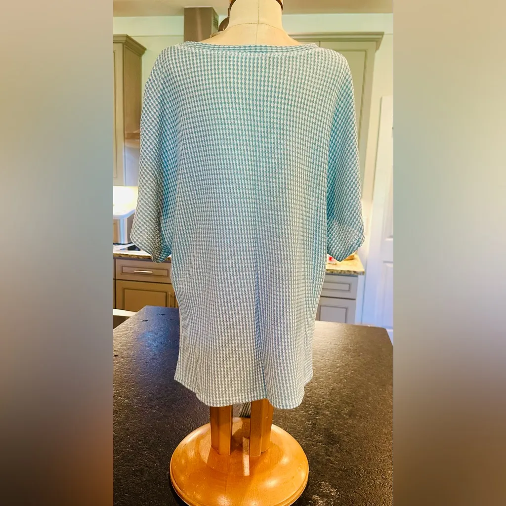 Elegant Green & White Houndstooth Checkered Women's Top Size M - Image 2