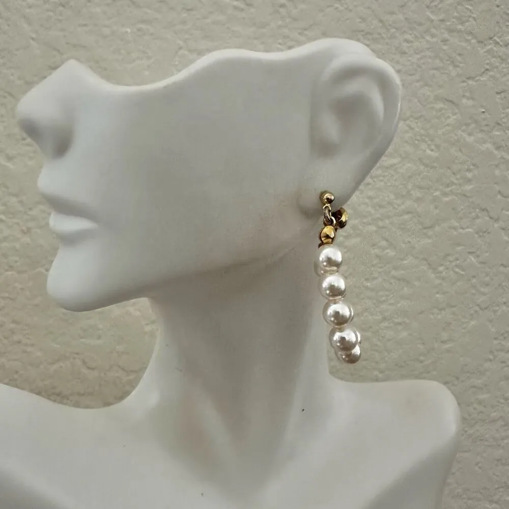 Faux pearl hoop earrings - Image 4