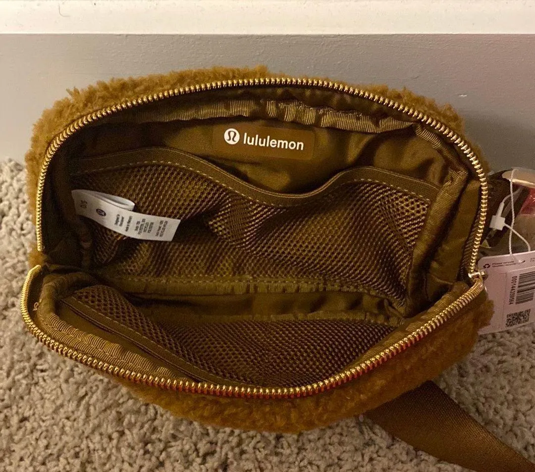 Everywhere Belt Bag - Image 2