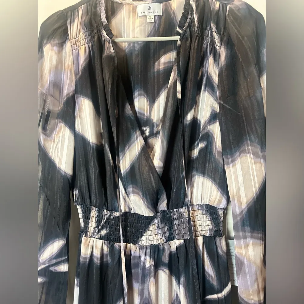 Floral Black Long Sleeve Tiered Midi Dress
Socialite Women’s Size XS Loose Fit - Image 4