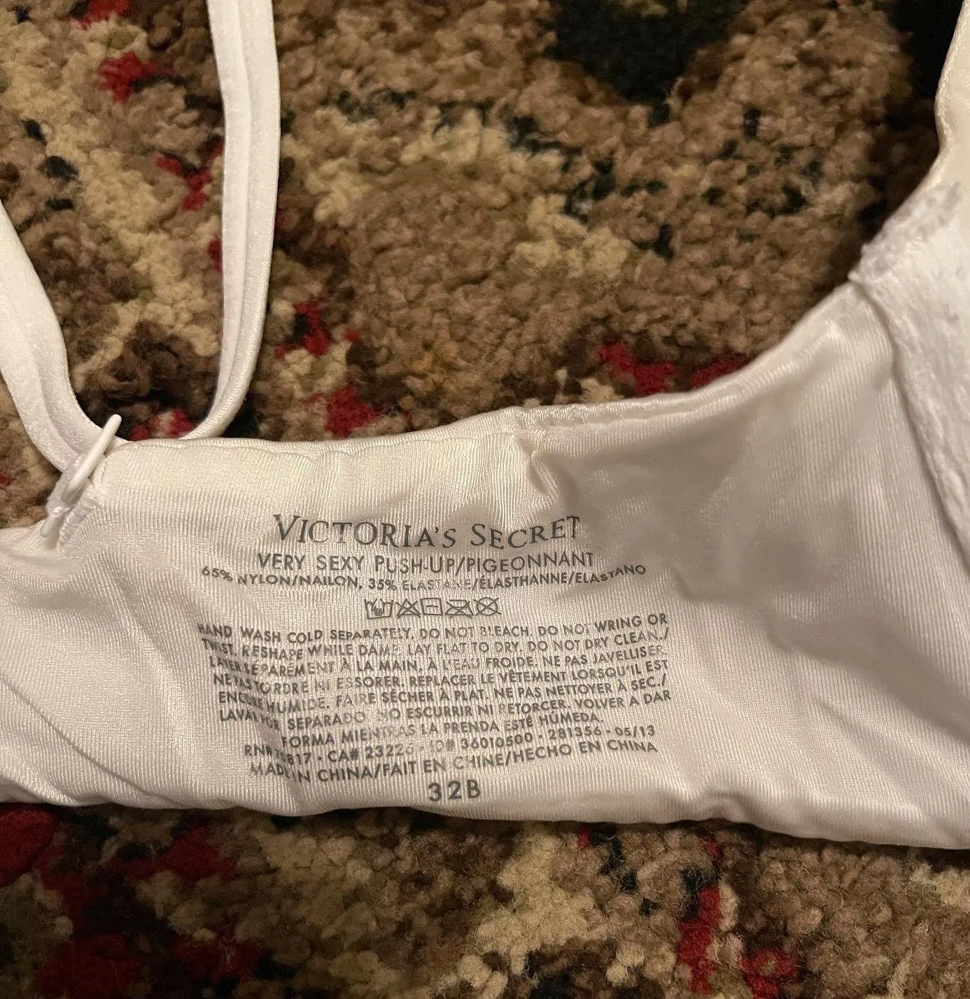 Victoria's Secret Push-up Bra - Image 3