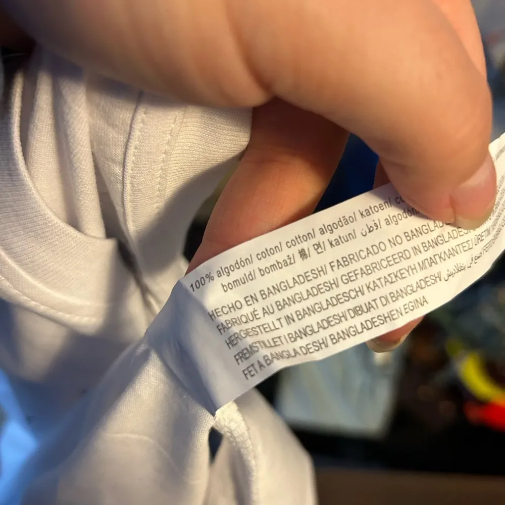 NWT BERSHKA WOMENS GRAPHIC TEE - Image 3