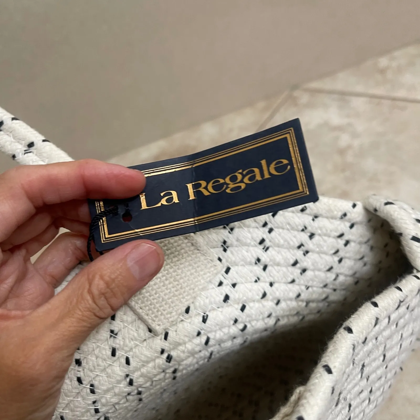 La Regale Round Rope Bag Circle Tote Bag White speckled Accents woven NWT - Image 11