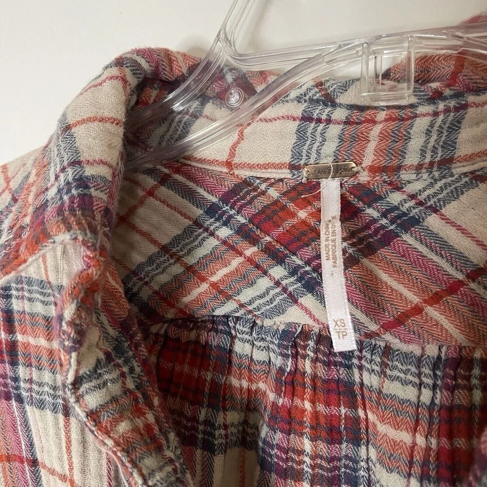 Free People Juniper Red plaid raw hem snap button front flannel shirt Small - Image 4