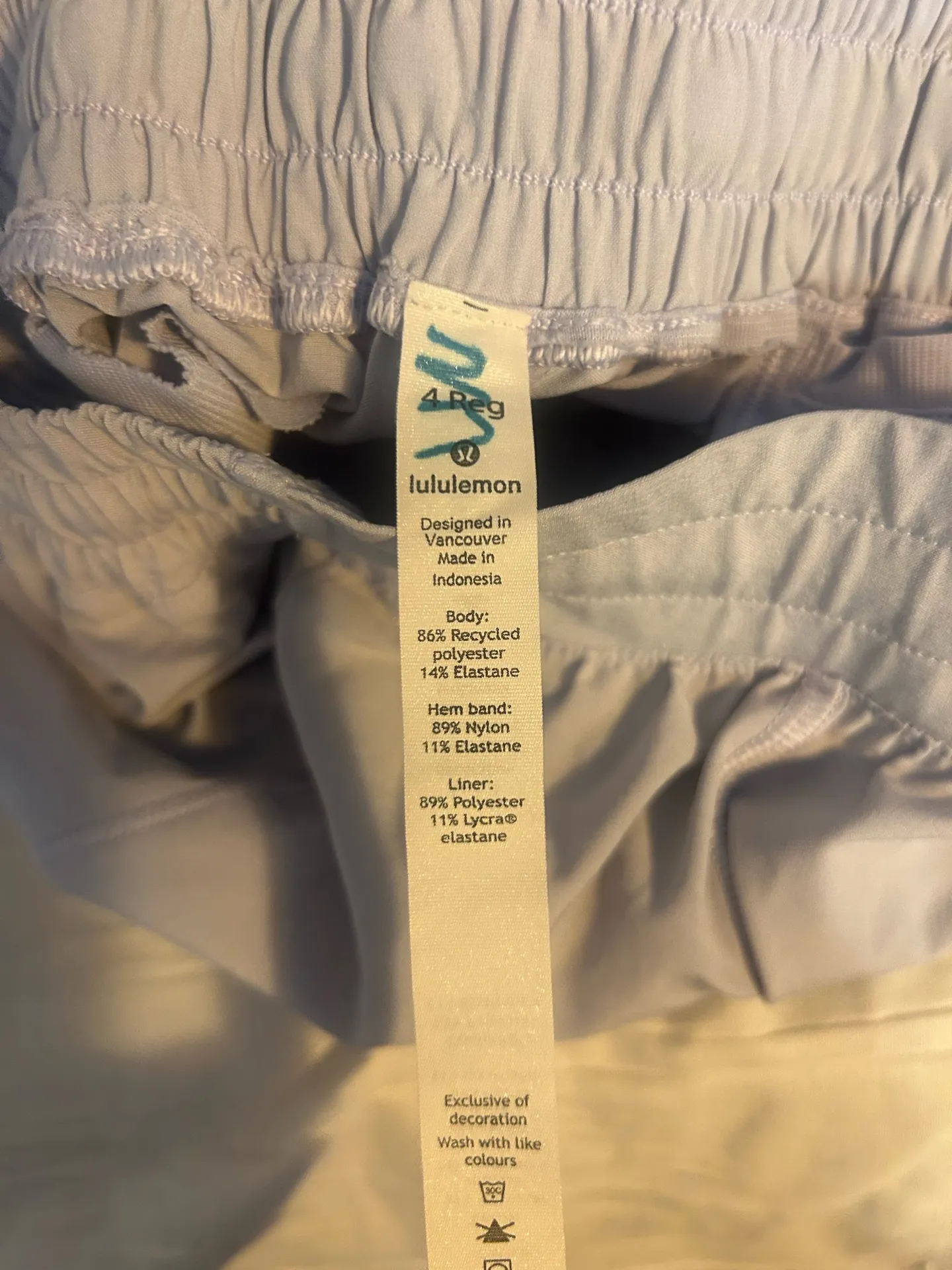 Lululemon Hotty Hot Shorts 2.5" - Image 4