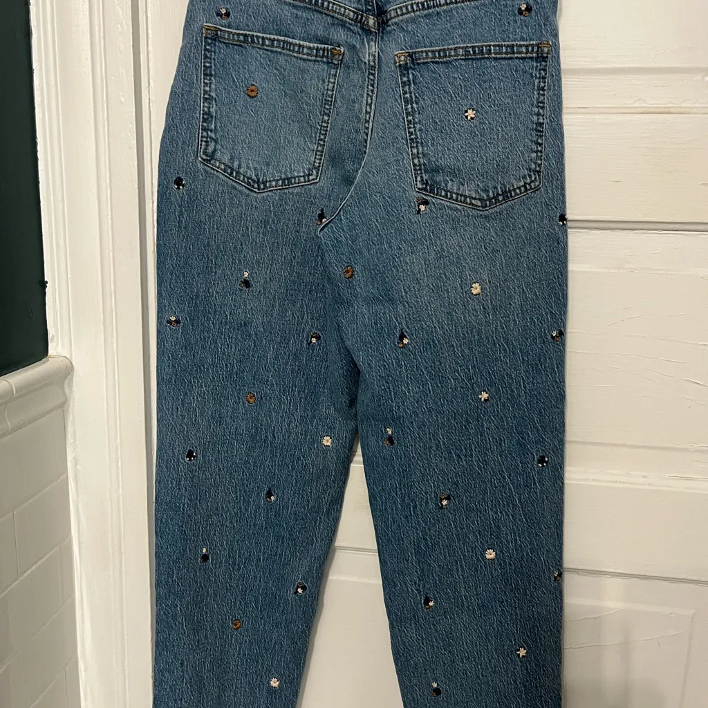 Universal Thread High Rise Blue Jeans with Embroidery - Image 4