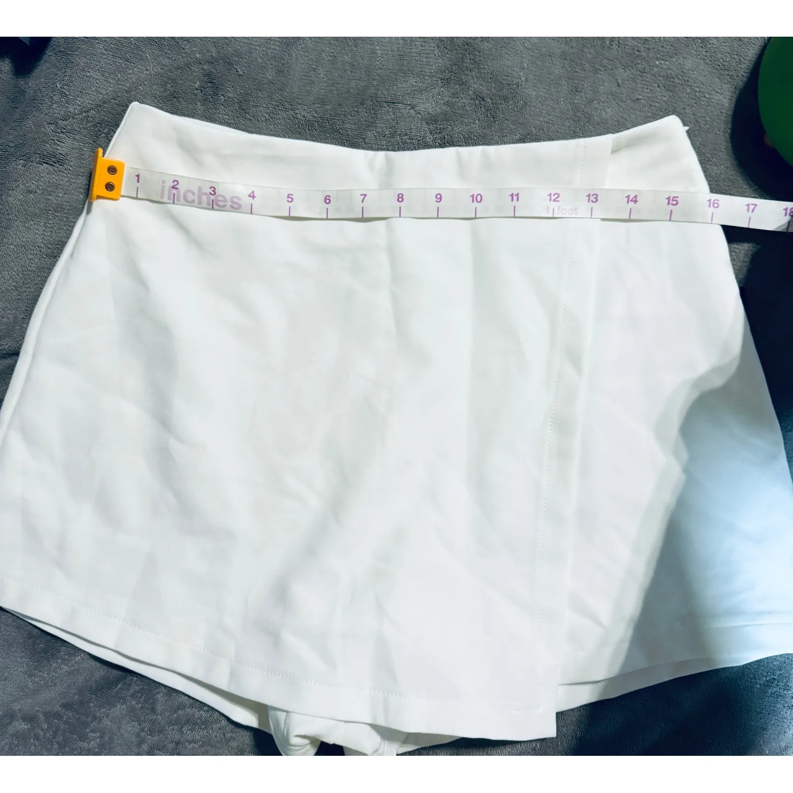 NWT Lulus Size Medium 2" White Skirt Formal Shorts - Image 6