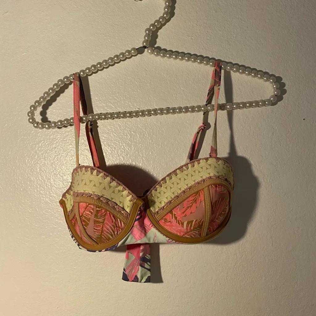 Maaji women’s size medium multi colored bikini top - Image 3
