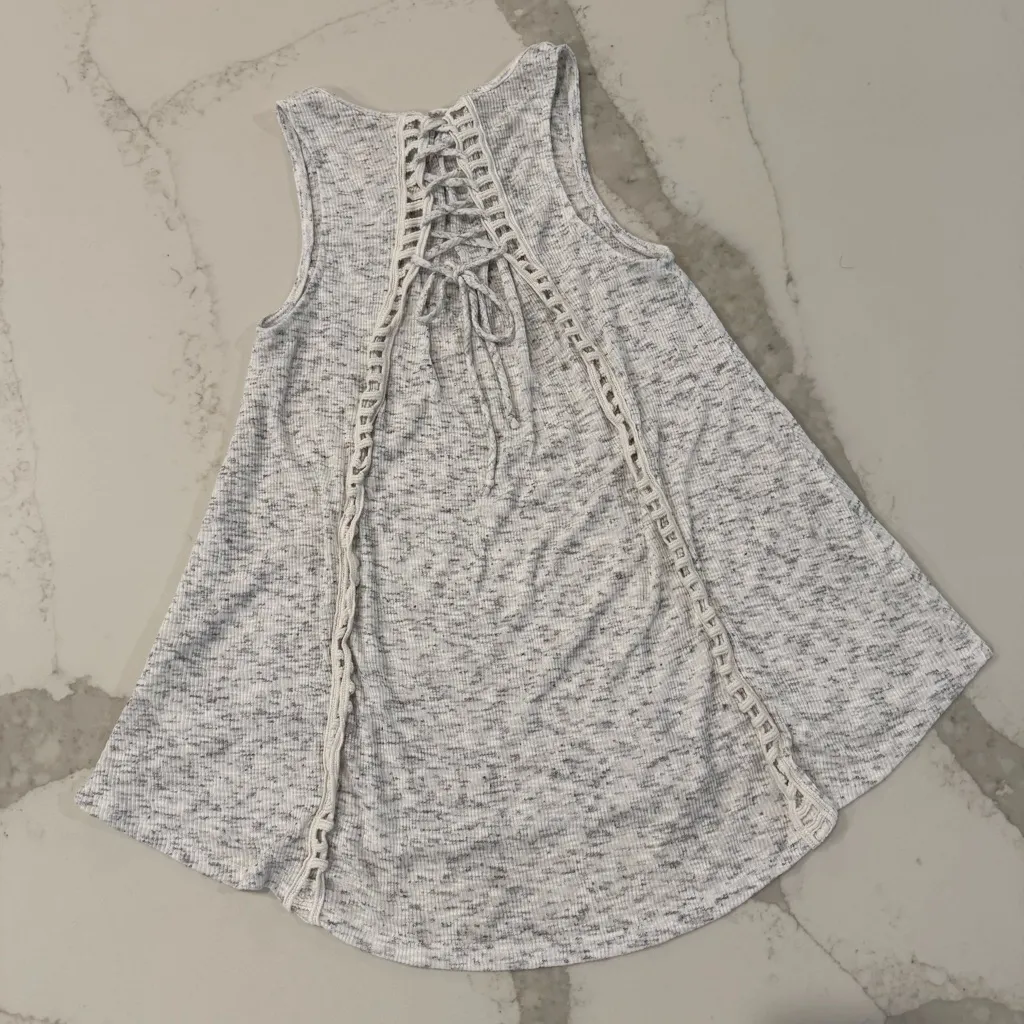 Akemi + Kin Anthropologie Lace Up Back Swing Tank Top Women’s XS Heather Gray - Image 4