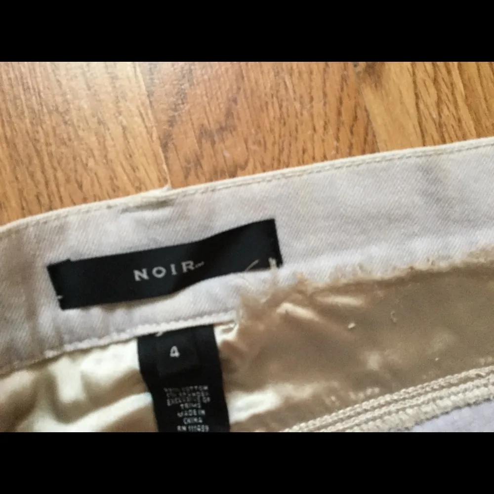 white house black market denim grey straight leg 5 pocket jeans low rise size 4 - Image 4