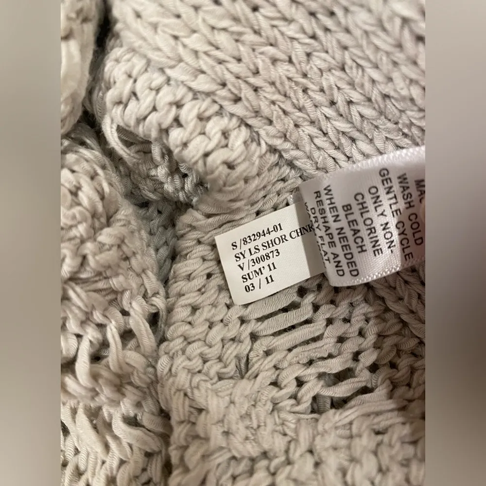 Crop Deep V-neck Sweater Small Light Gray - Image 8