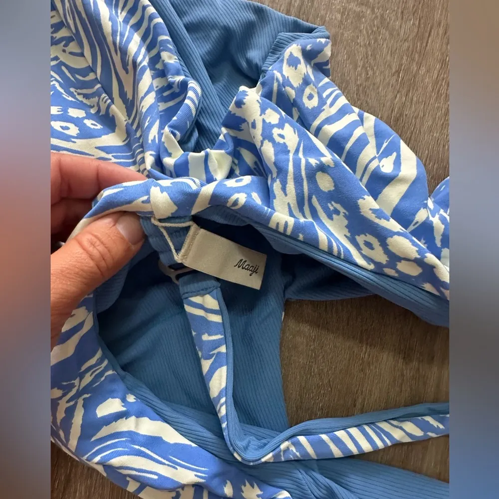 Maaji Blue Bell Tiky Plunge Neck Reversible Print One-Piece Swimsuit Size Medium - Image 8