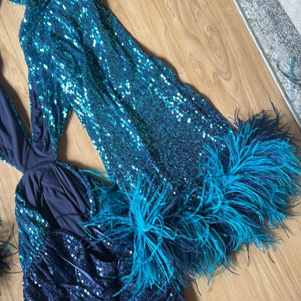 Cutout Feather - Image 8