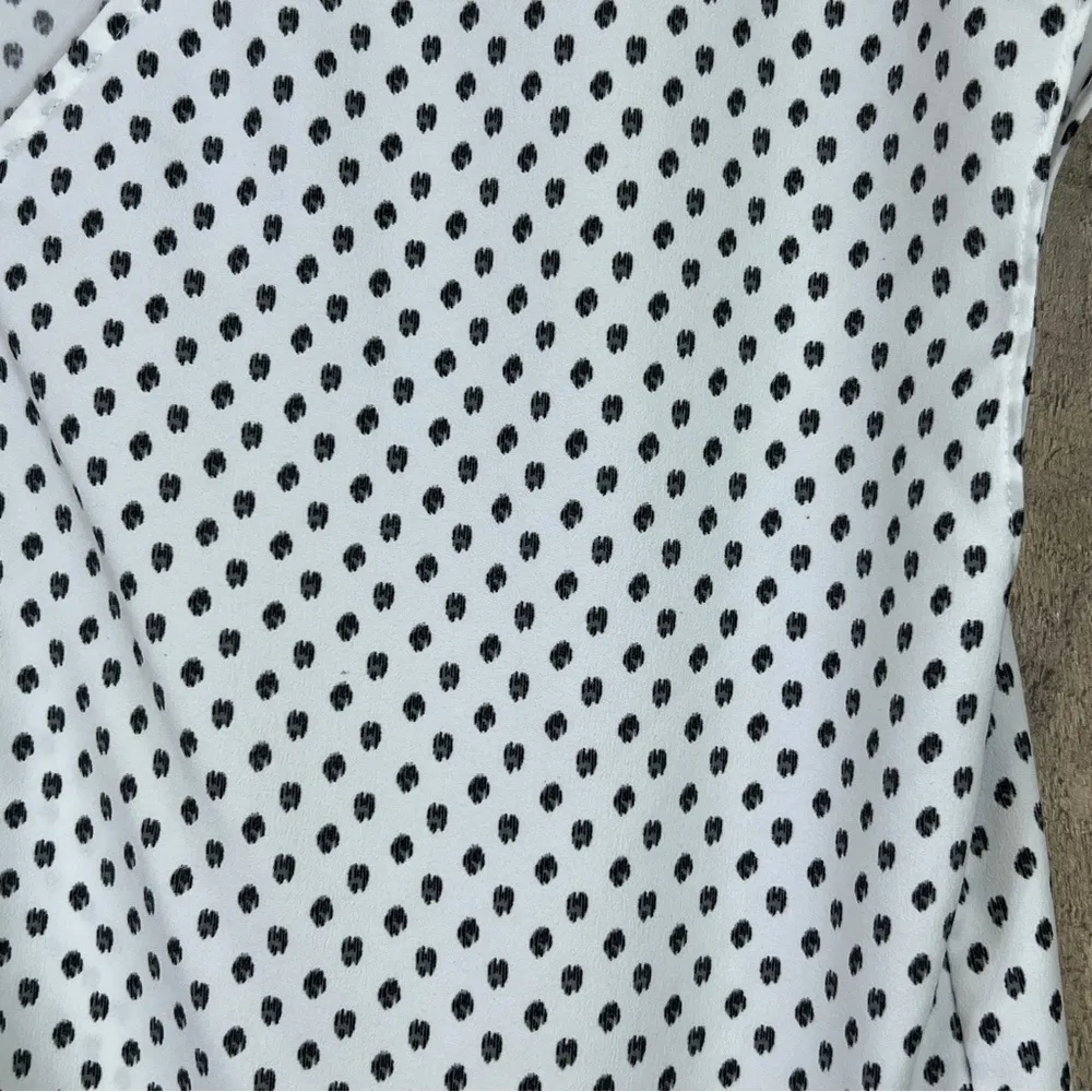 Hilary Radley Small Black & Gray Print on White Sleeveless V-Neck Tunic - Image 3