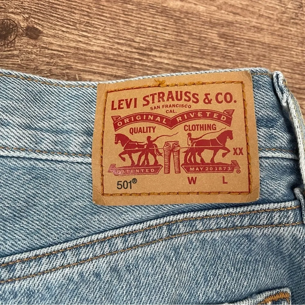 Levi's Floral Cutout Denim Shorts Size 29 - Image 6