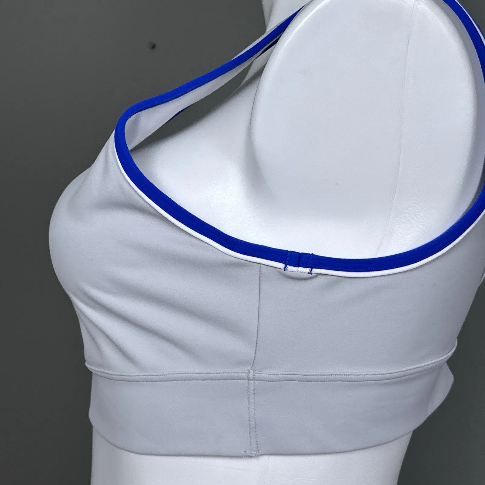 Athleta Breathe Longline Piping Sports Bra Size XL Light Gray Wirefree Unlined - Image 7