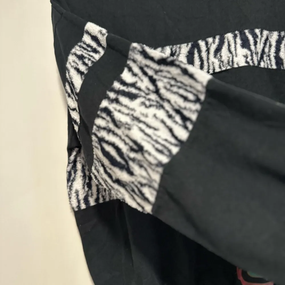 VTG 90s Women’s Sz: L GIOVANNI L'UOMO Faux Zebra Fur Striped Crew Neck Sweater. Black Size L - Image 8