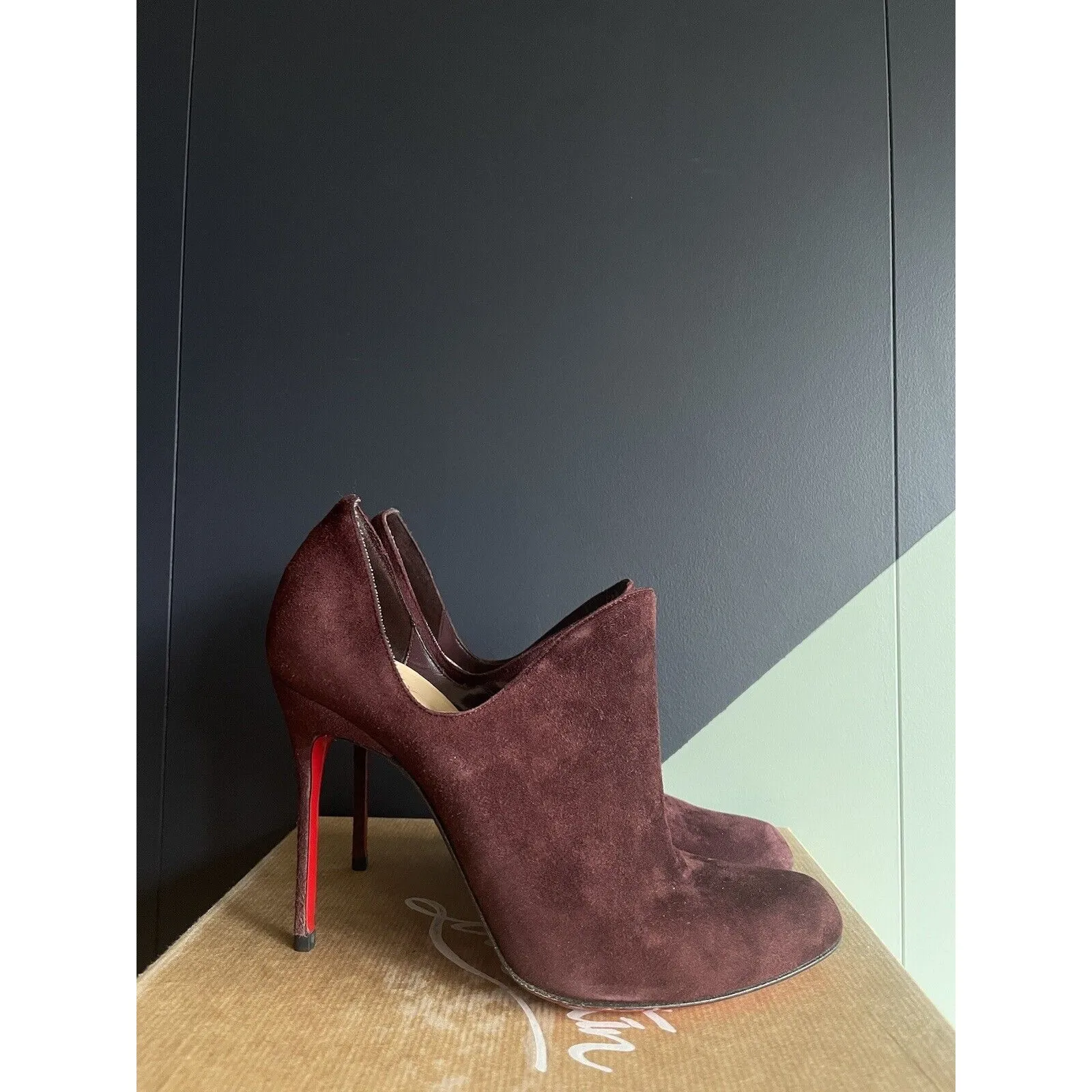 Christian Louboutin Duegueclina 100 Veau Velours Booties, Plum, Size 37 - Image 4