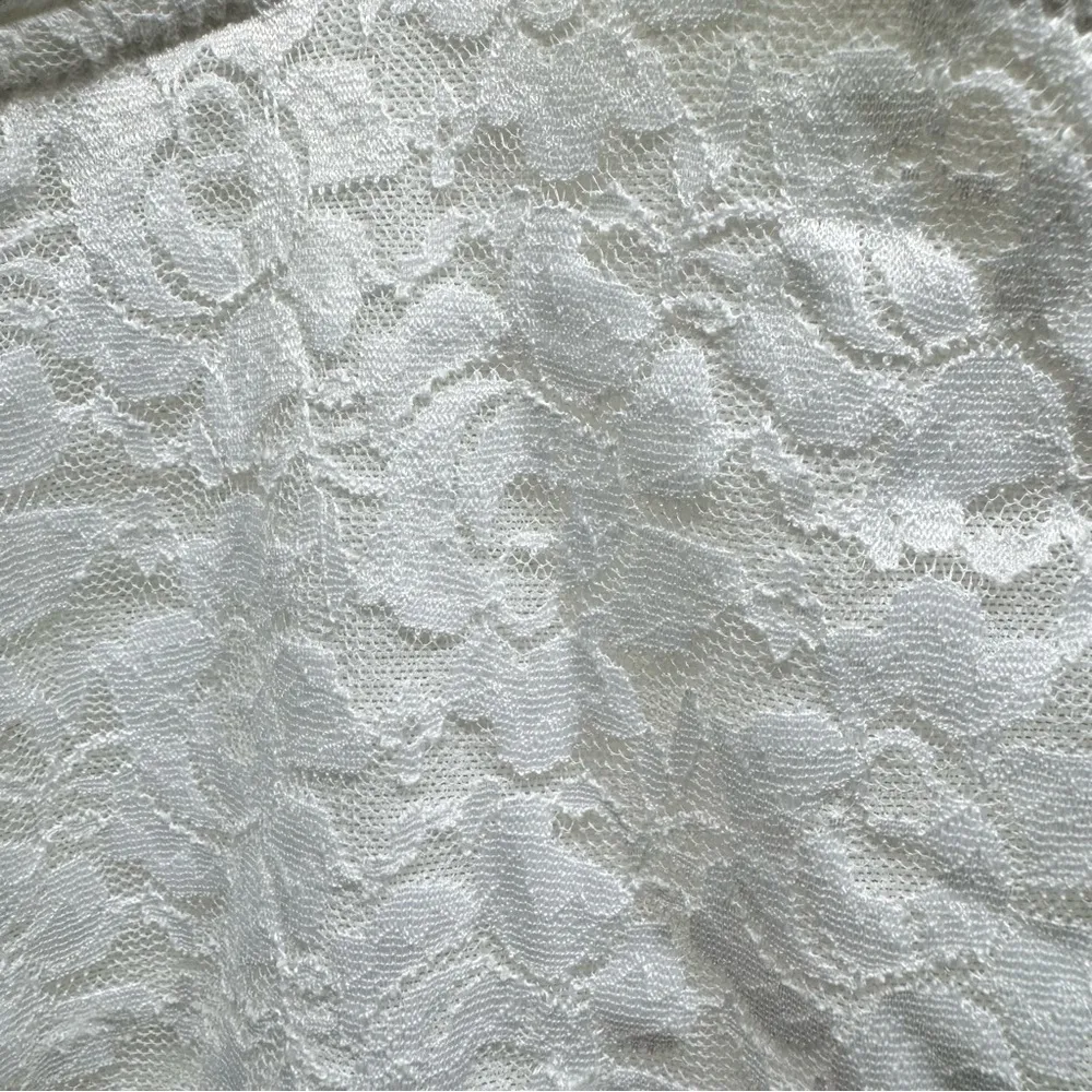 Off White Lace Overlay Shaper Spaghetti Strap Body Suit Size Small NEW - Image 3