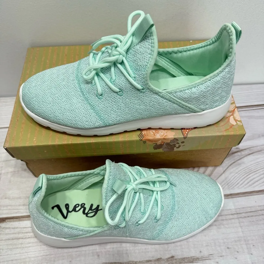 Very G Liliana in Mint Green Metallic Lightweight Sneakers Size 9.5 NEW - Image 2