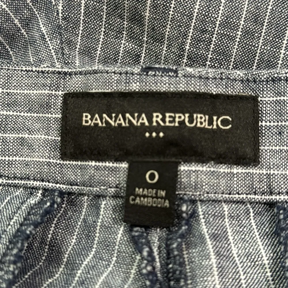 Banana Republic Factory pinstripe linen blend mini shorts size 0 Blue - Image 8
