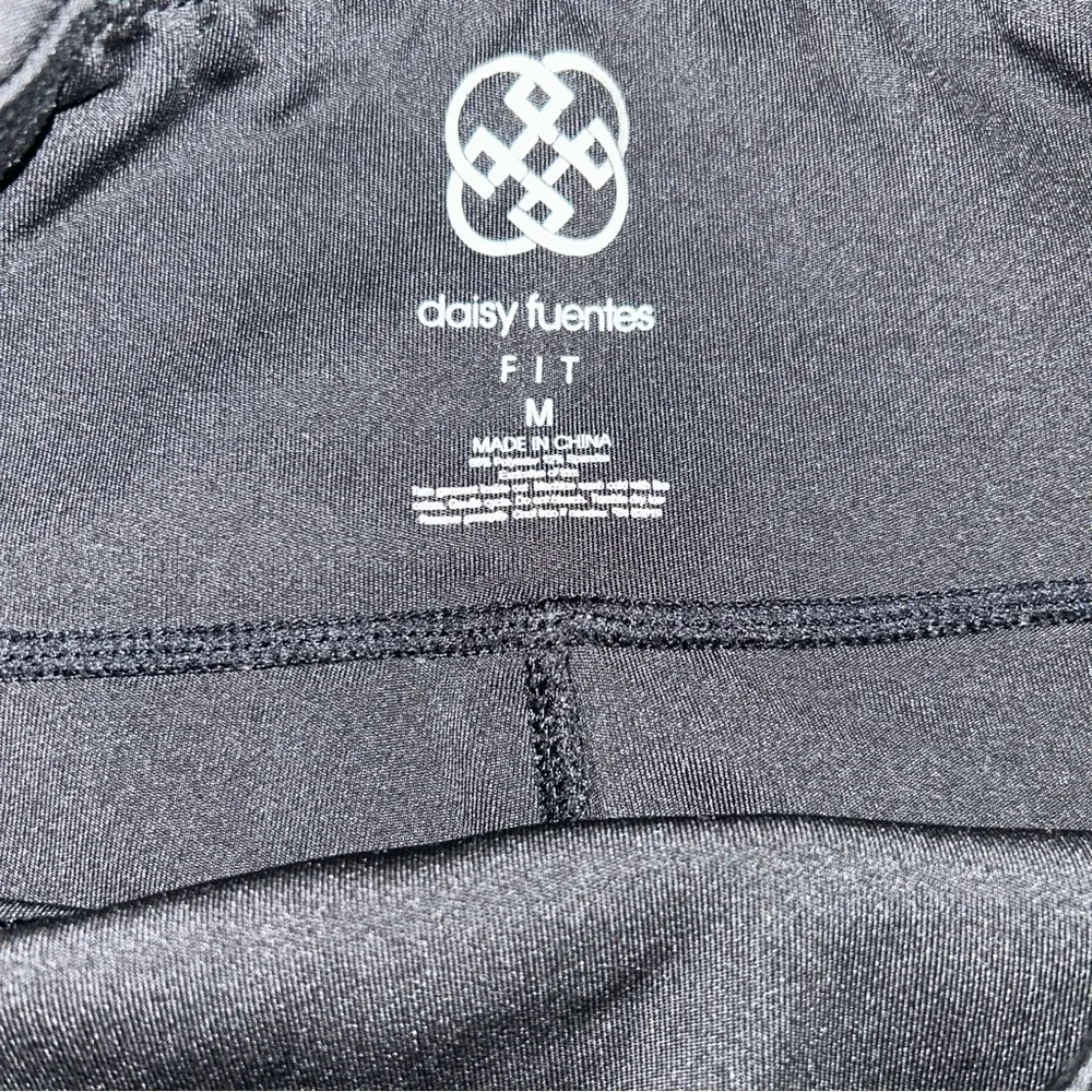 Daisy Fuentes Black Biker Shorts Medium - Image 2