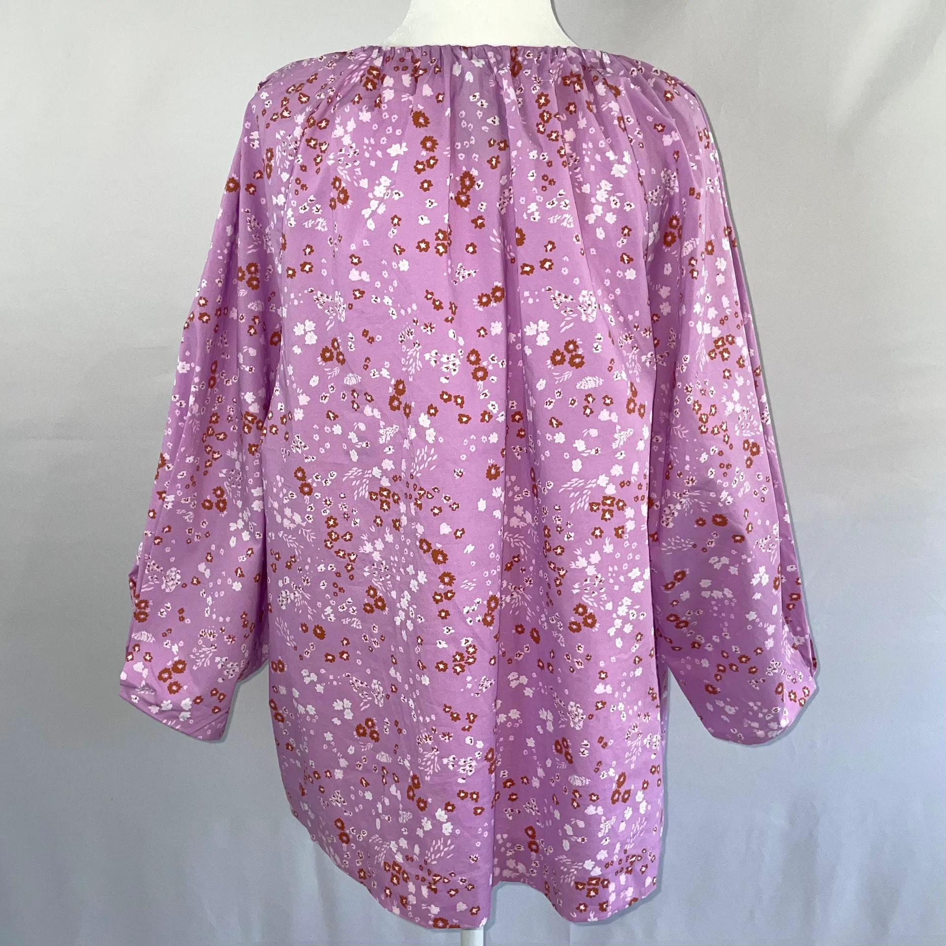 New  Ditsy Floral Cotton Balloon Sleeve Split Tie Neck Top Purple - Image 11