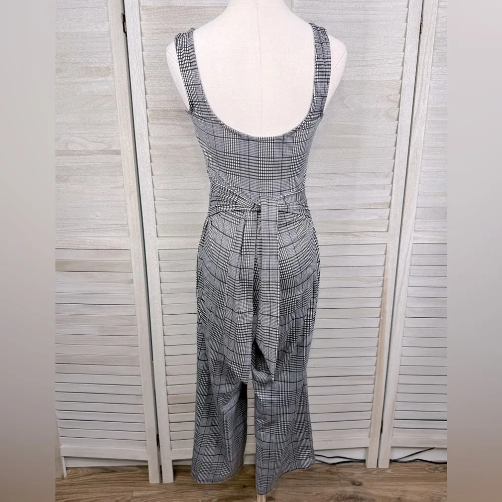 POLLY & ESTHER Sleeveless Black & White Plaid Cropped Flare Leg Jumpsuit-Medium - Image 3