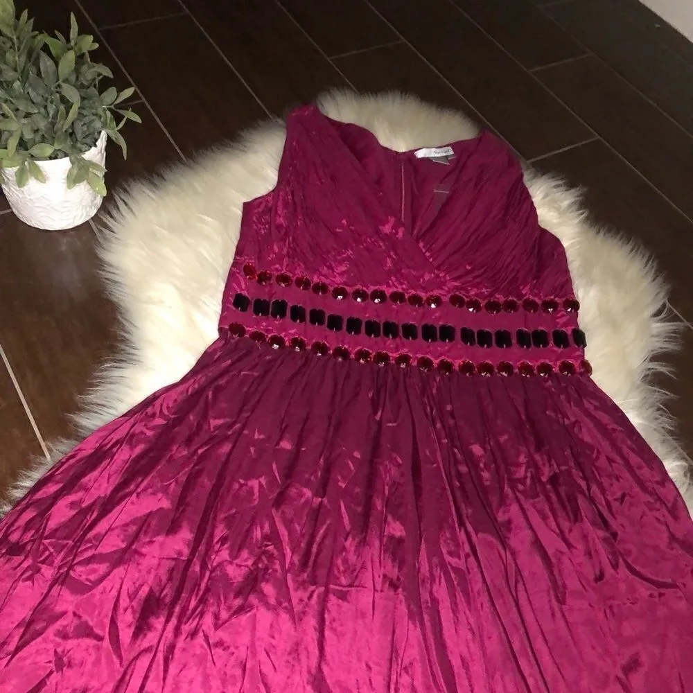 Spiegel fuchsia dress with gemstones in waistline - Image 5