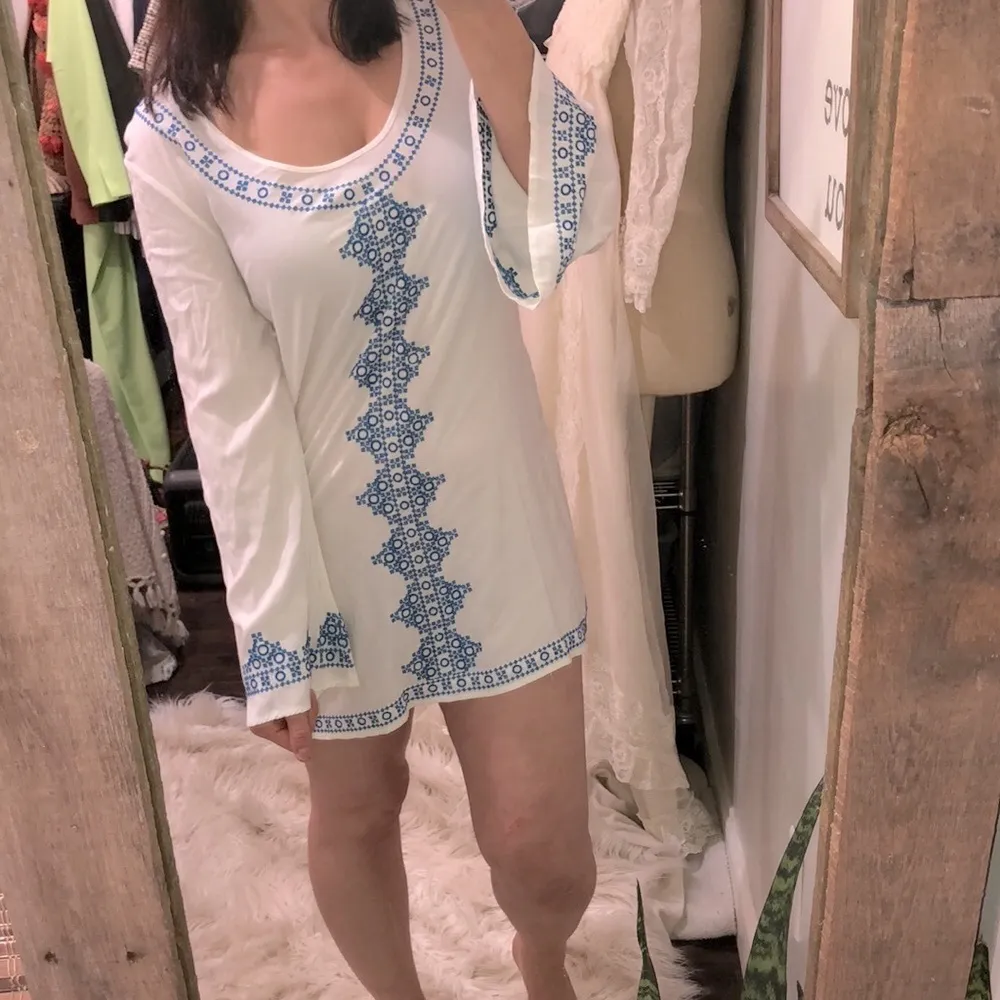 LOVE STITCH white dress size medium - Image 4