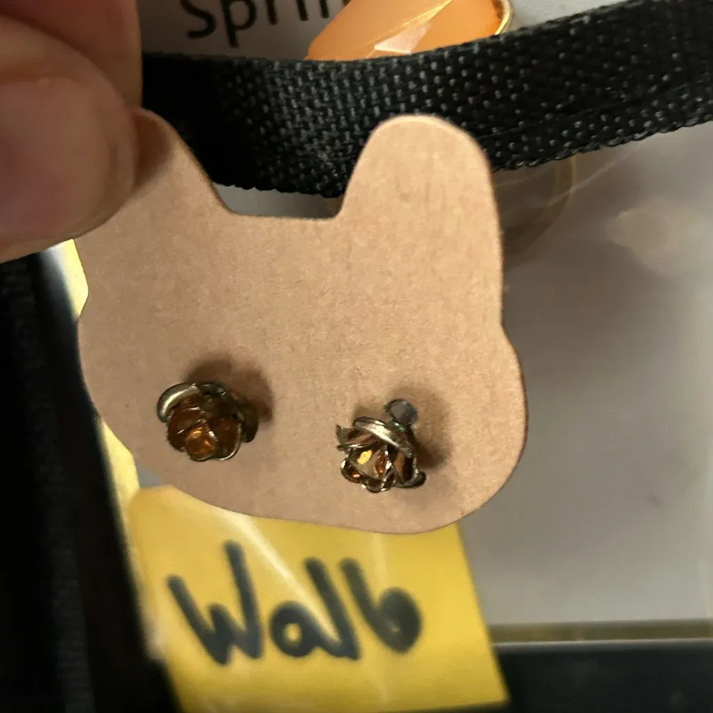 Elegant Gold Rose Stud Earrings - Image 5