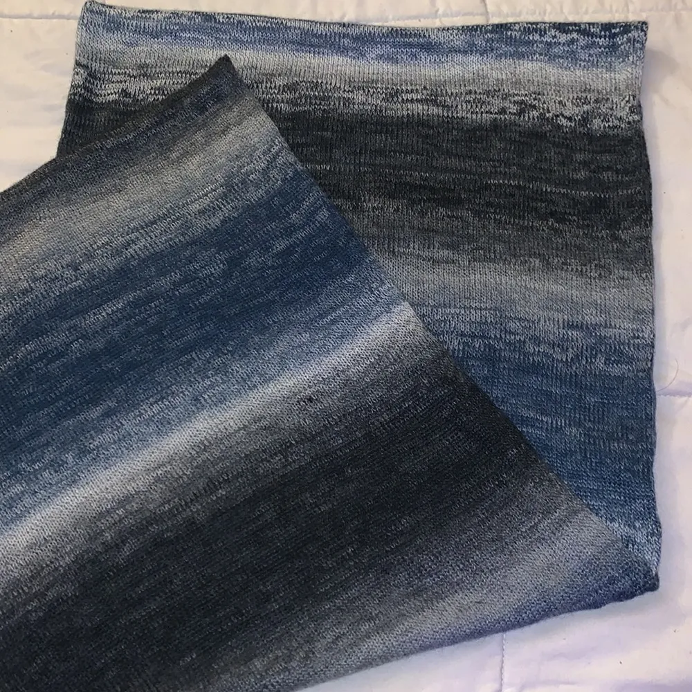 2 Woman’s Scarves Blue - Image 4