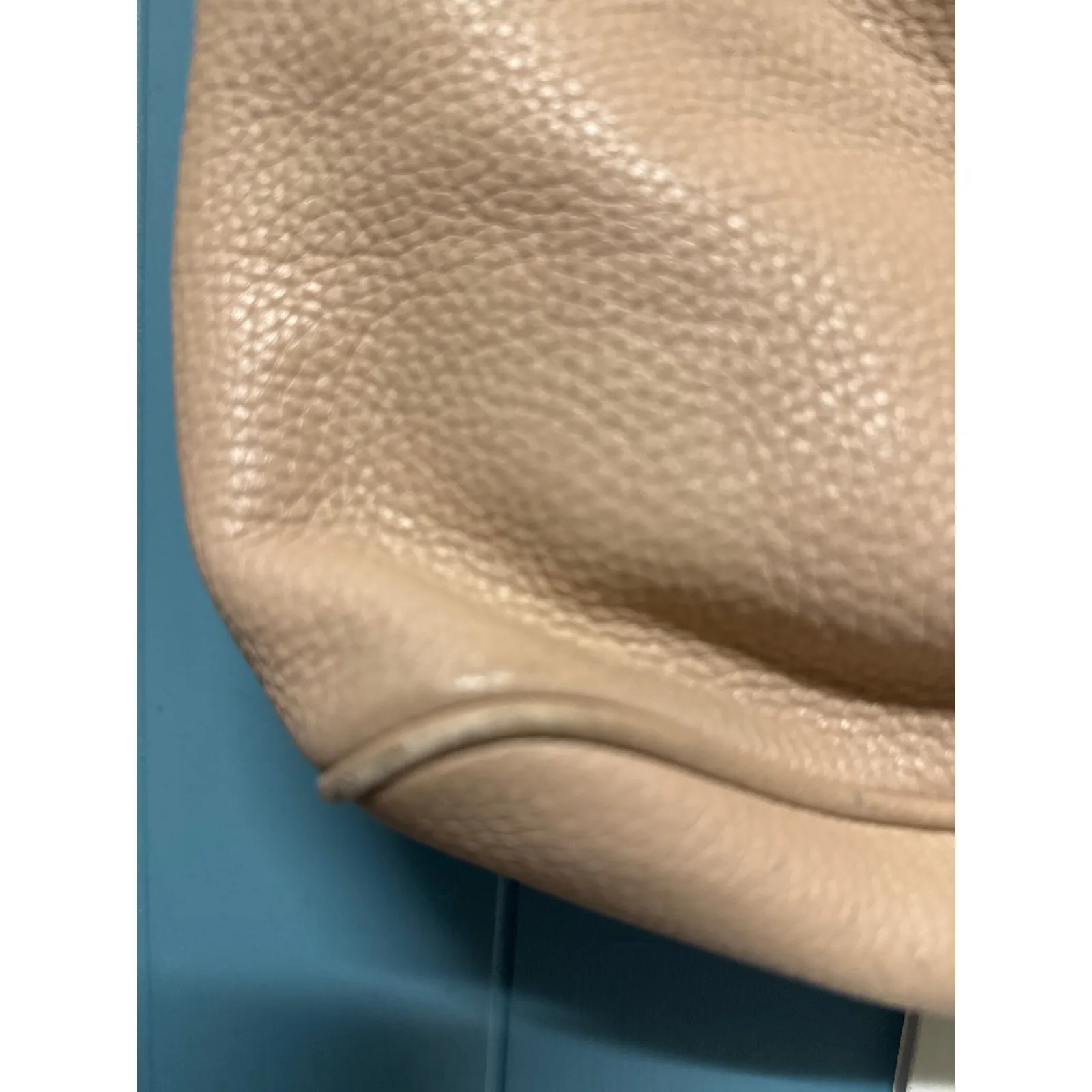 Michael Kors Frankie pebbled leather Bucket Bag Nude Gold Chain Shoulder Strap - Image 4