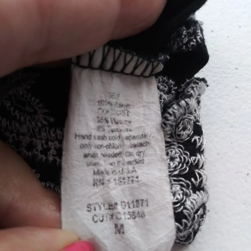 Le Lis Black Embroidered Dress Faux Wrap Bodice Size M - Image 6